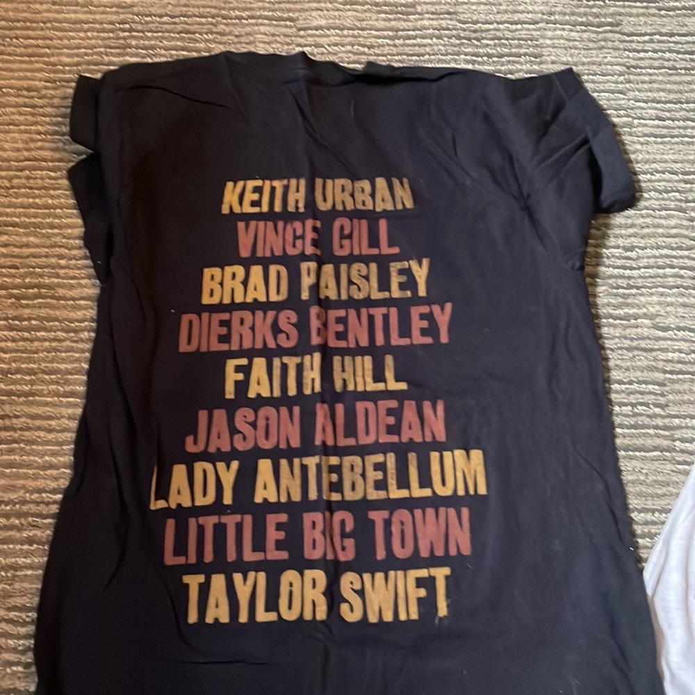 Keith Urban lot (sorry… no actual Keith ♥️) - Picture 4 of 4